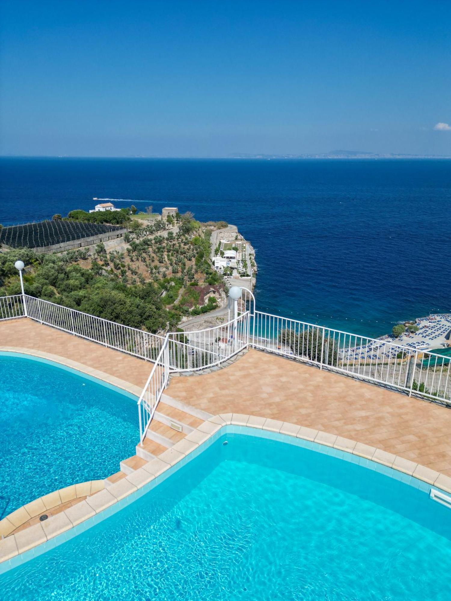 Hotel Villa Lubrense Sorrento ماسّا لوبْرينسِ المظهر الخارجي الصورة